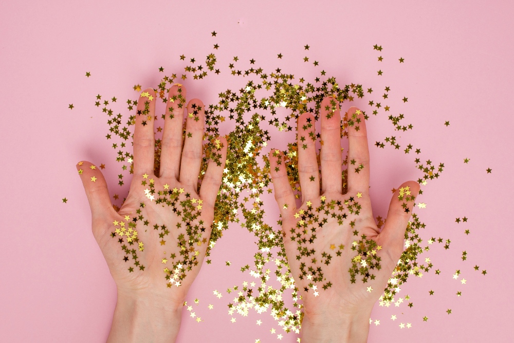 Jak na třpytky na nehty - postup krok za krokem